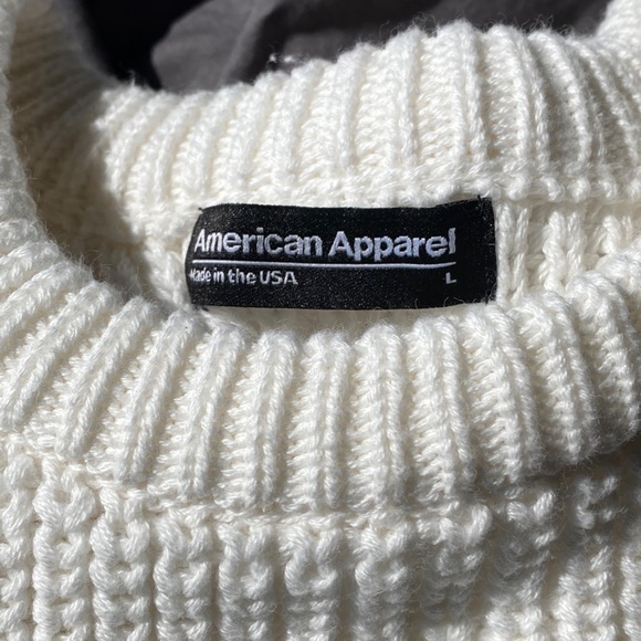 PRICE IS FIRM!American Apparel Women's Cropped White Pullover Crew Neck Sweater - Picture 8 of 16